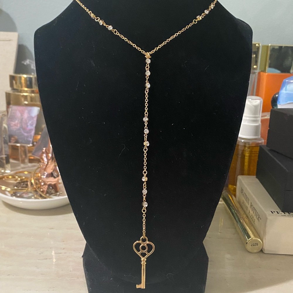 5/$25 Gold toned fashion necklace